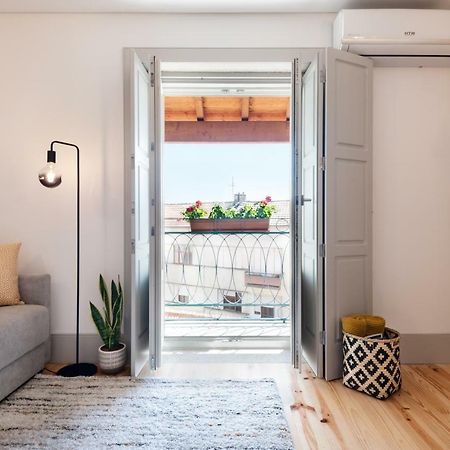 Lovelystay - Sun Loft W/ Balcony Porto Buitenkant foto