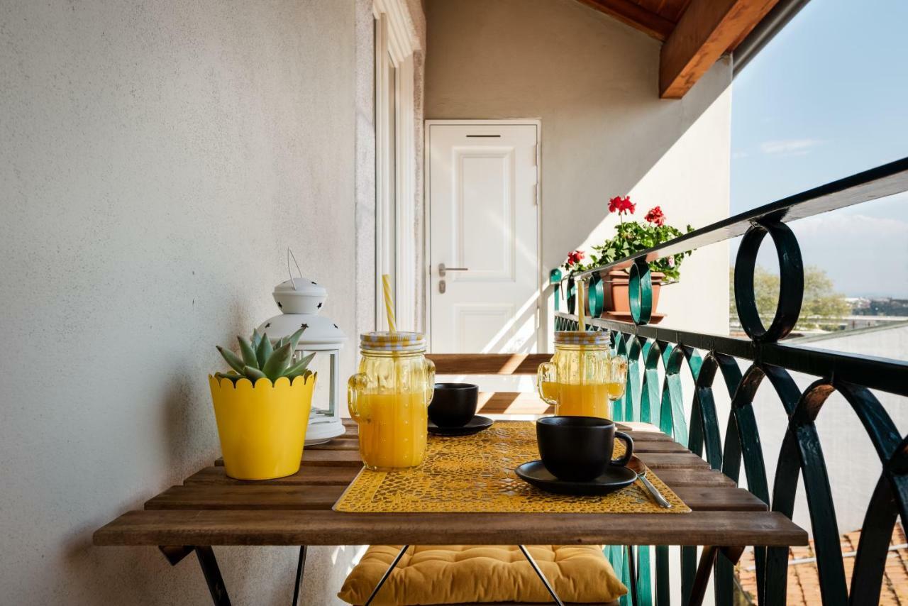 Lovelystay - Sun Loft W/ Balcony Porto Buitenkant foto