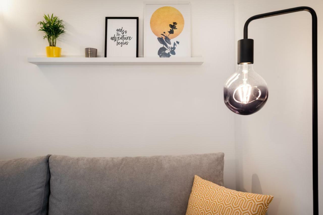 Lovelystay - Sun Loft W/ Balcony Porto Buitenkant foto